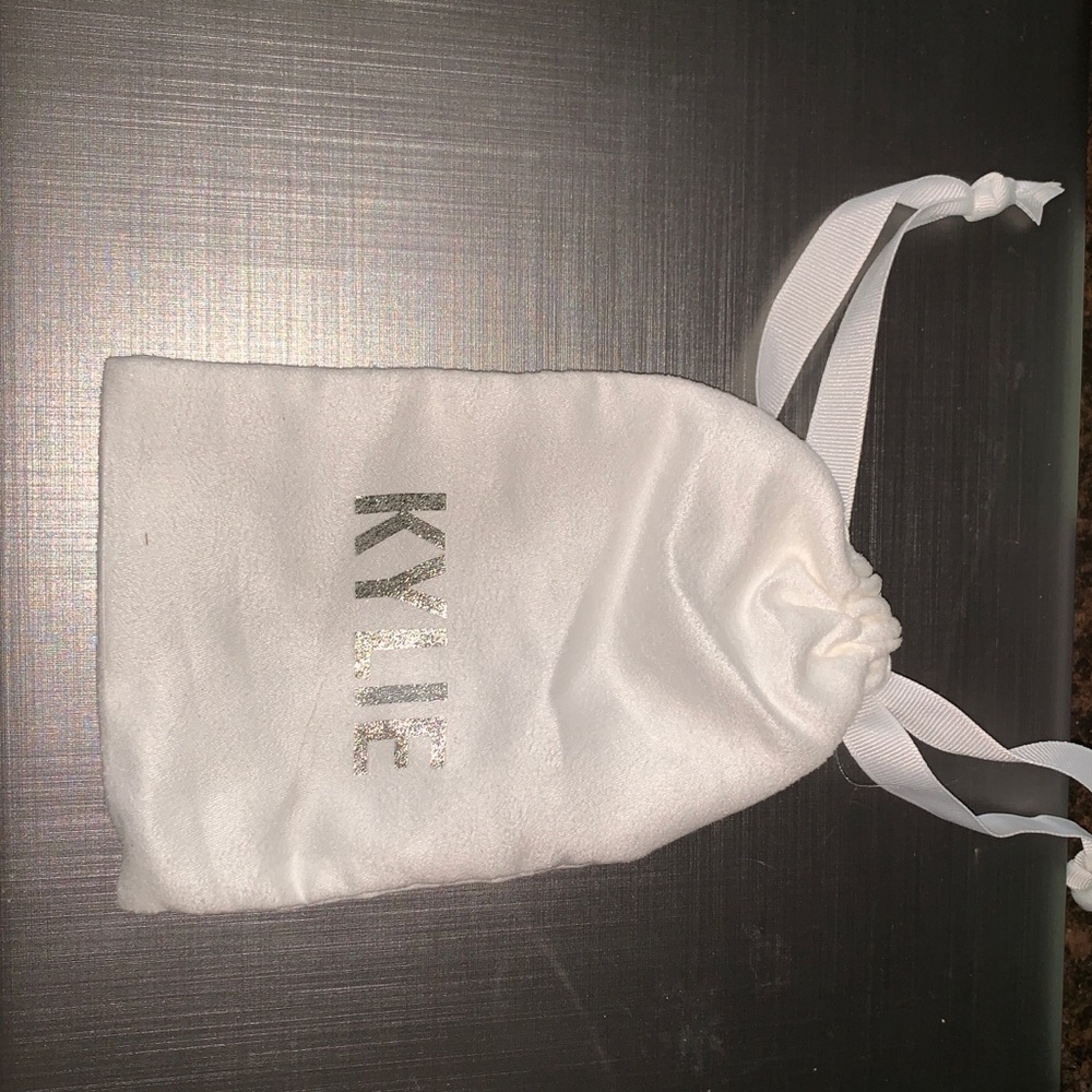Kylie Jenner Makeup Bag